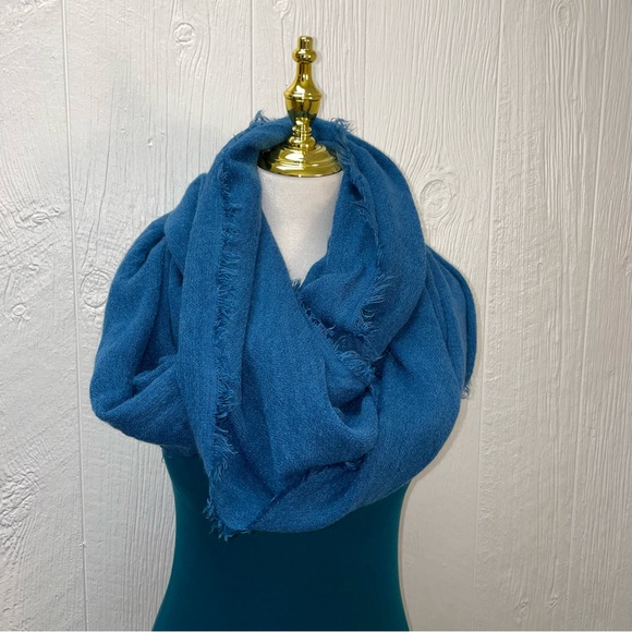 Free Press Blue Infinity Scarf! - Picture 1 of 5